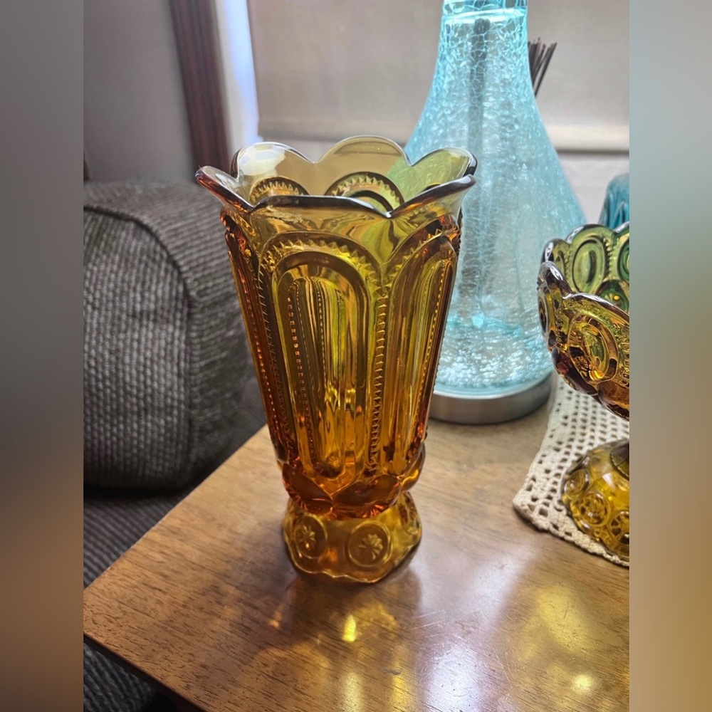 Vintage L.E. Smith Amber Moon & Stars Pedestal Vase Scalloped Edge